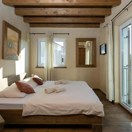 Nocciola Mit 6 Schlafzimmern In Meeresnaehe By Interhome