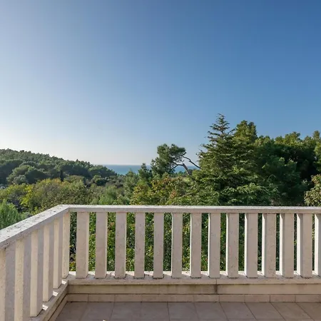Casa vacanze Nocciola Mit 6 Schlafzimmern In Meeresnaehe By Interhome *